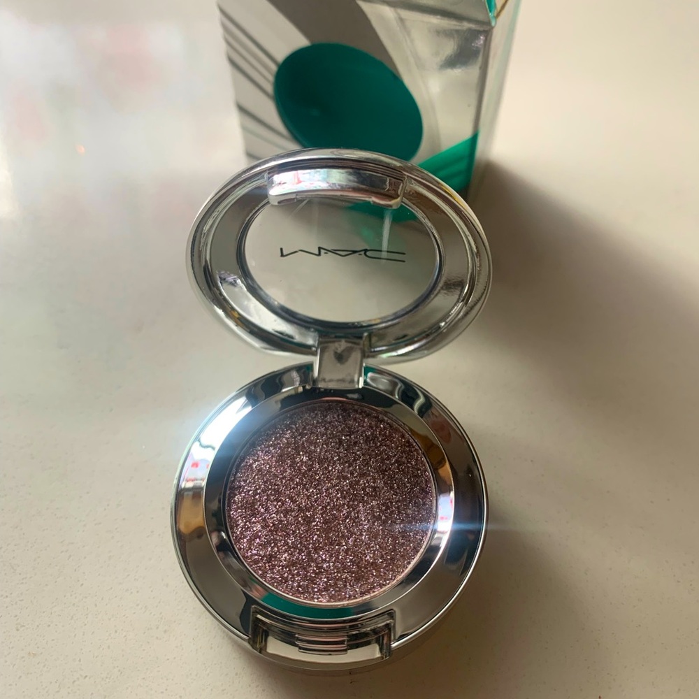 MAC Cosmetics Shiny Pretty Shadow- Joy- New with box